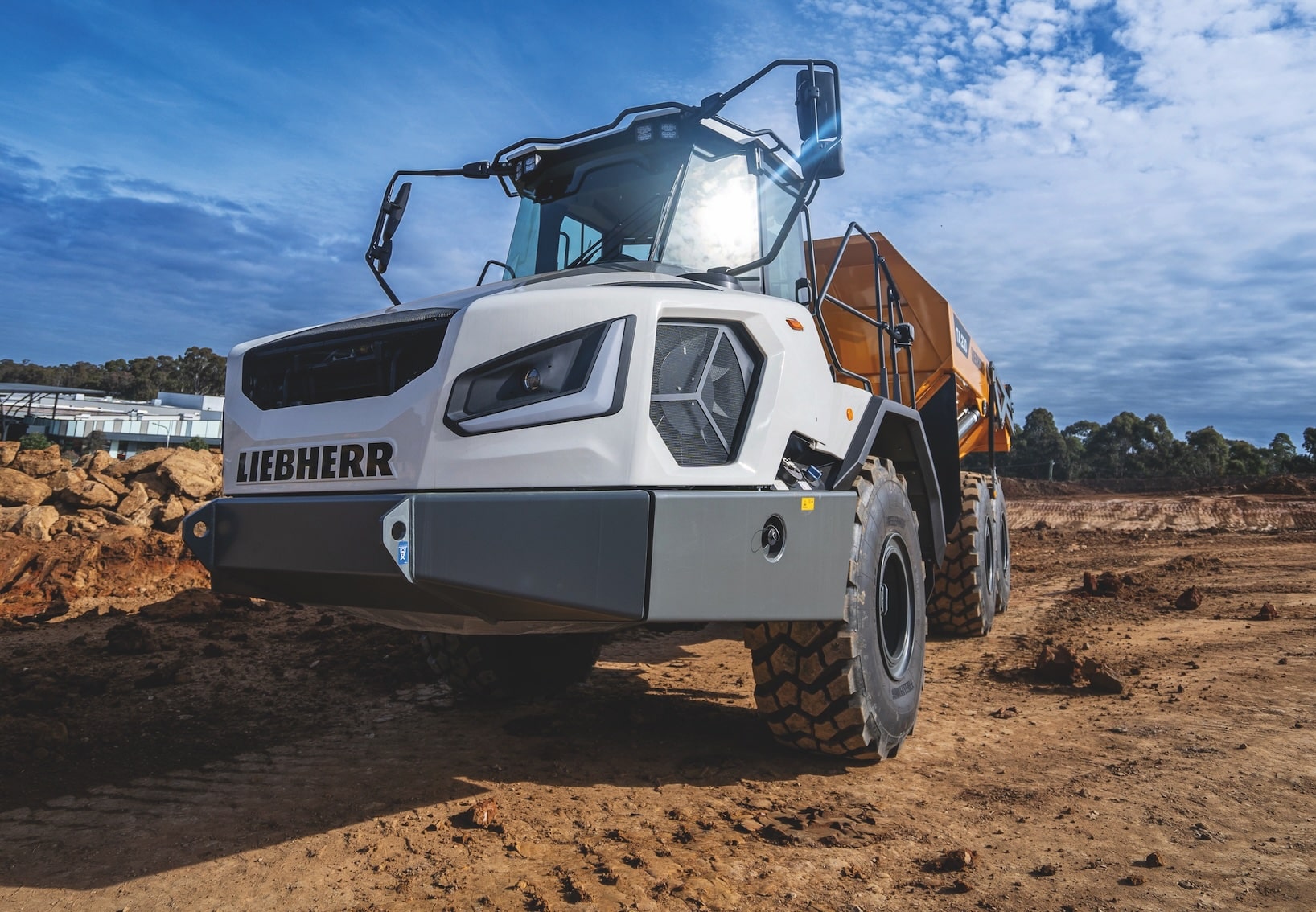 Hitachi ZX345- 7: Compact, comfortable champion